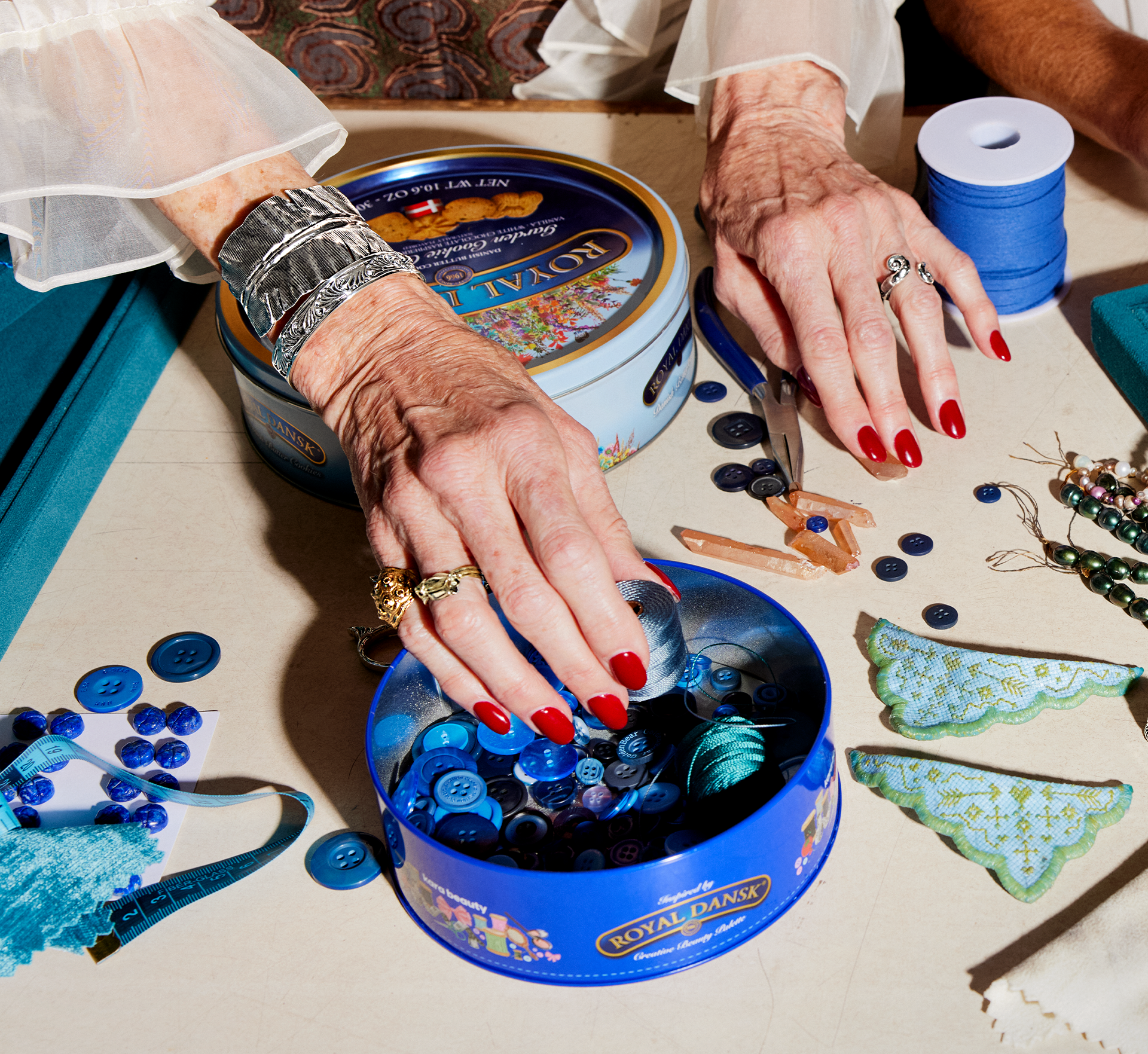 Sorting buttons in the Atelier